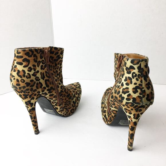 Qupid Leopard Print Platform Booties Yellow SZ 5.5 - Picture 3 of 7